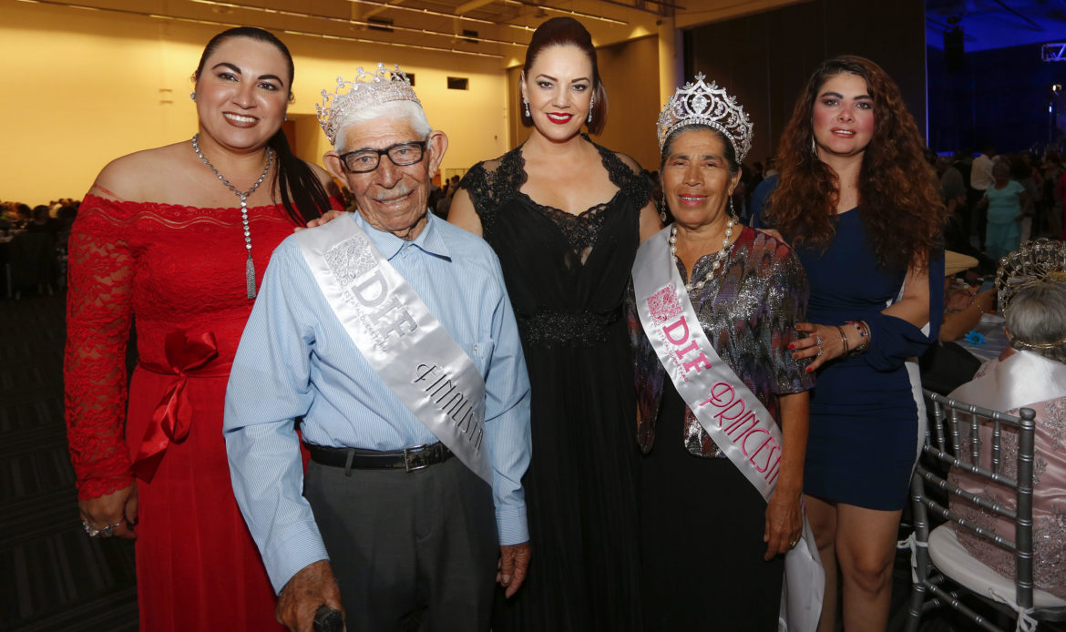 Mil 700 abuelitas y abuelitos celebraron en el Tradicional Baile de Gala del Adulto Mayor 2019