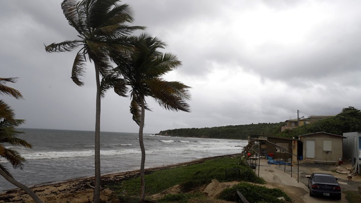Huracán Dorian alcanza categoría 5; toca tierra en Bahamas