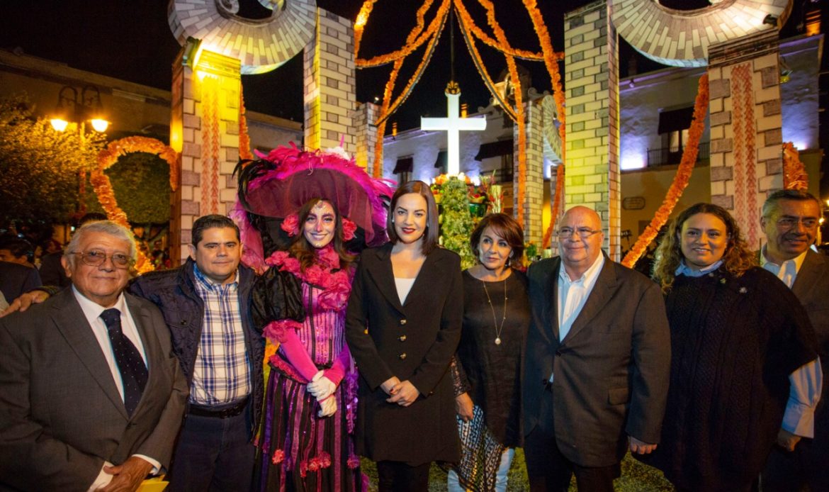 Encendieron DIF Estatal y Secretaría de Turismo el Altar Monumental de Día de Muertos 2019