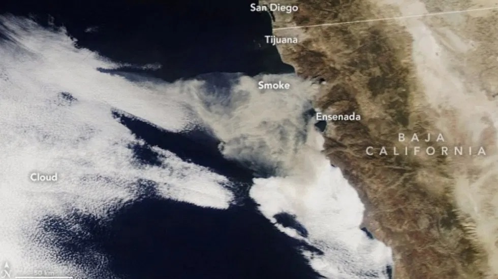 NASA revela imágenes de los incendios en Baja California