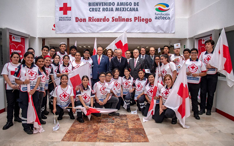 Cruz Roja entrega la distinción humanitaria a Ricardo Salinas Pliego