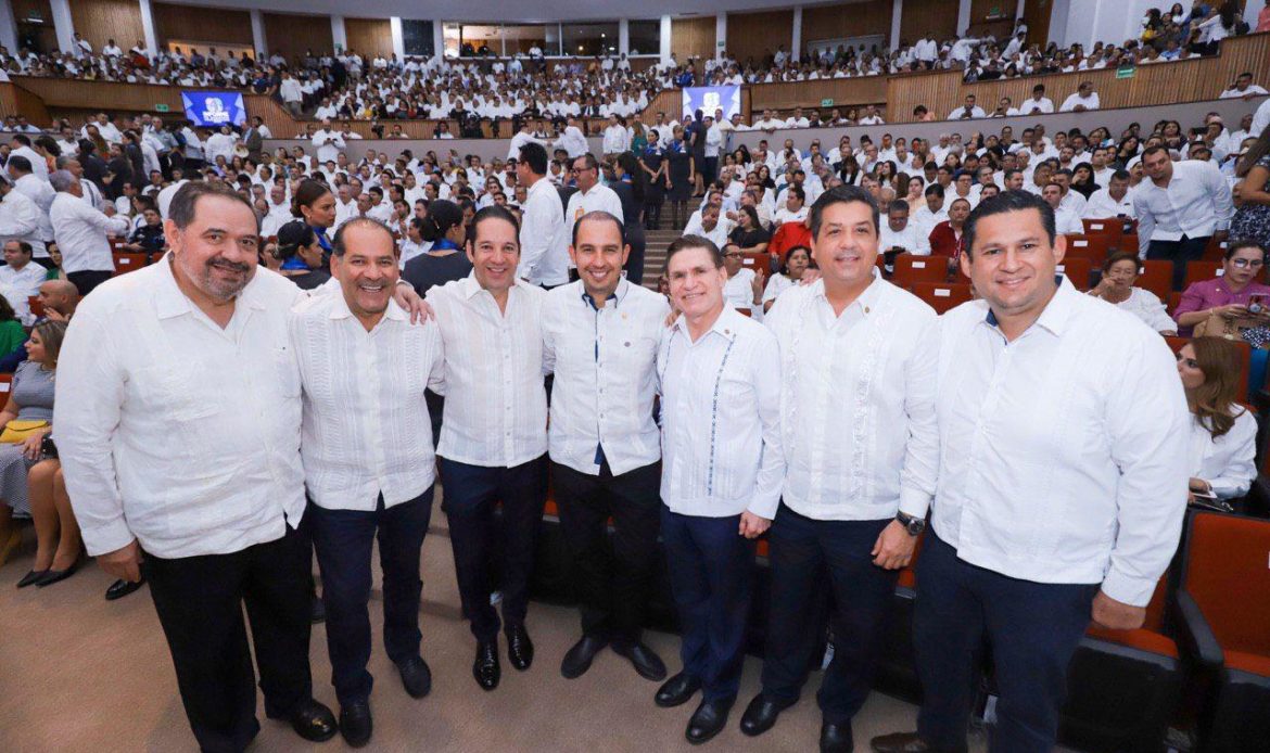 Gobernador de Querétaro asiste al Cuarto Informe de Gobierno de Baja California Sur