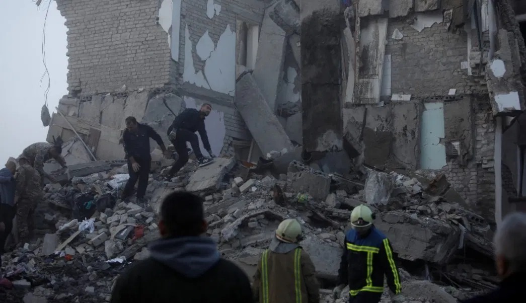 Al menos 13 muertos y cientos de heridos tras sismo de 6,4 de magnitud en Albania