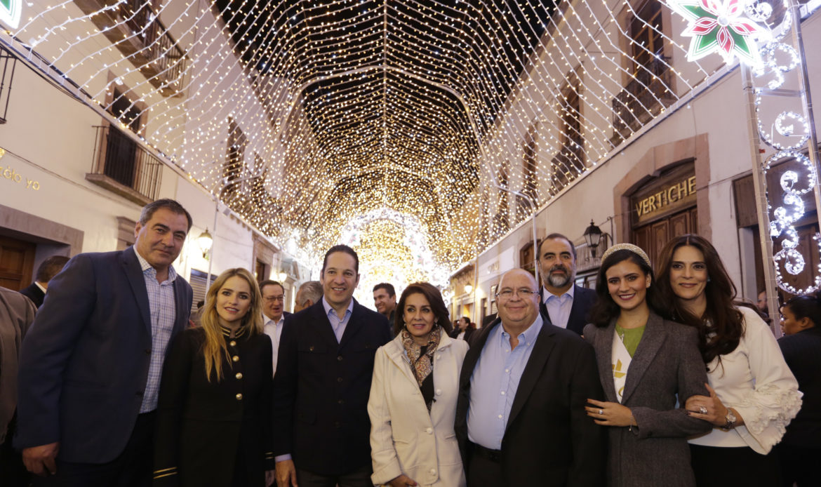 Enciende Gobernador magno espectáculo de luces para esta Navidad: “Querétaro se Ilumina”