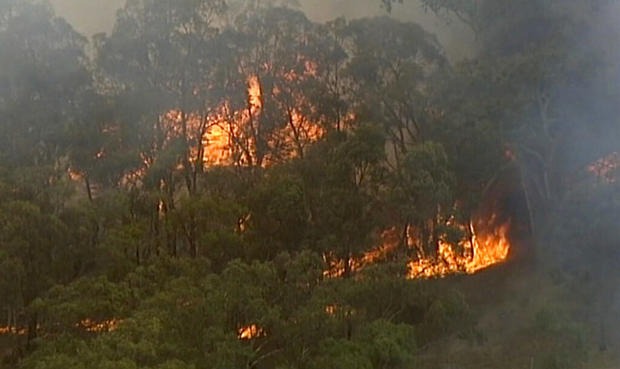 Incendio atrapa a 4 mil personas en Australia