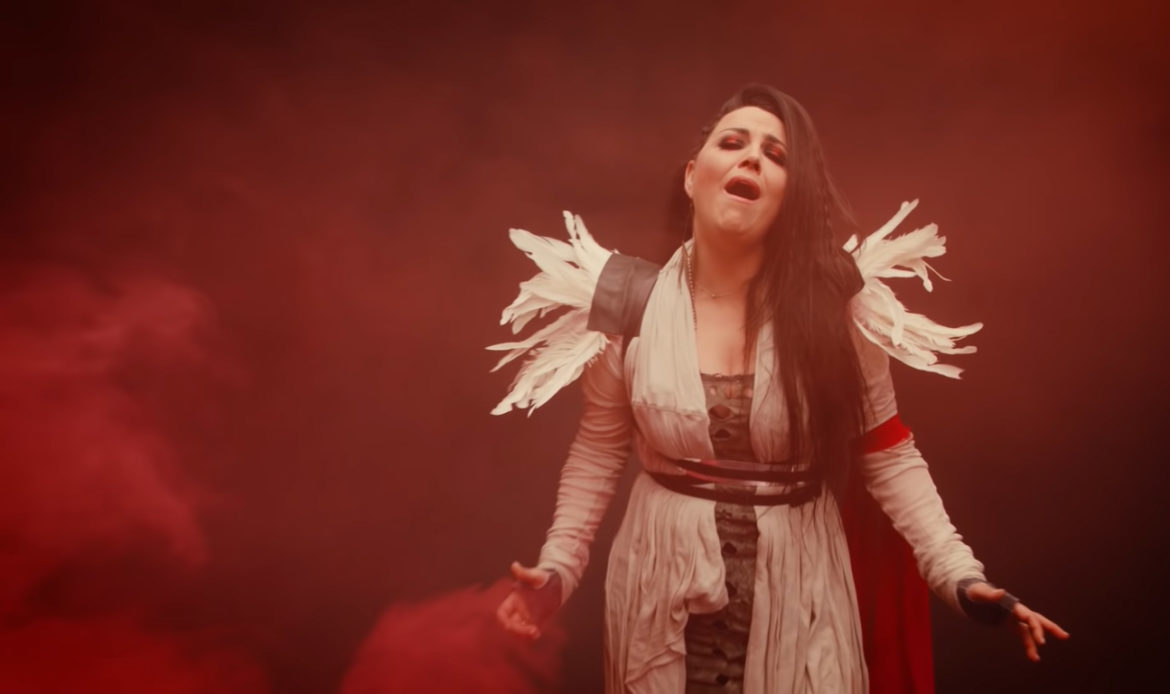 Evanescence estrena video de «The Chain» con todo y batería en llamas