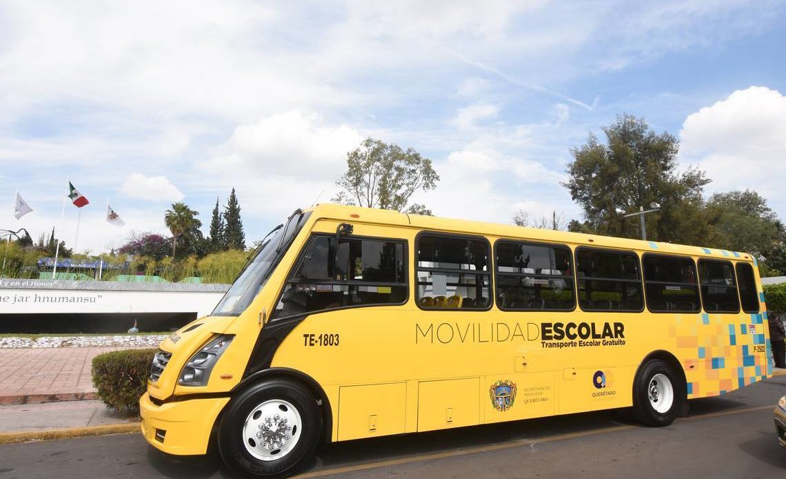 Sanitizan unidades de Transporte Escolar Gratuito del municipio de Querétaro