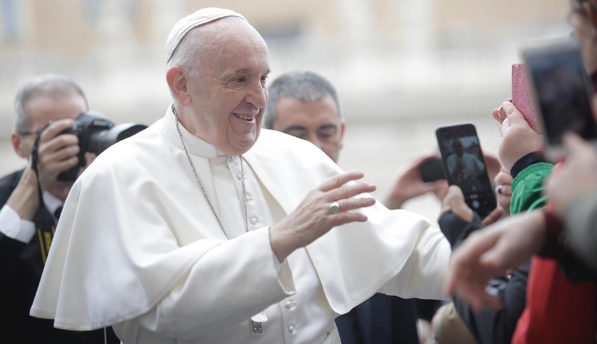 Papa oficiará oración dominical por video