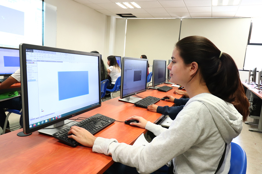 Tres mil estudiantes de UTSJR reanudan actividades de forma virtual