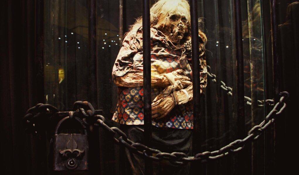 Perderá sus cadenas y crucifijos momia Bruja de Guanajuato 
