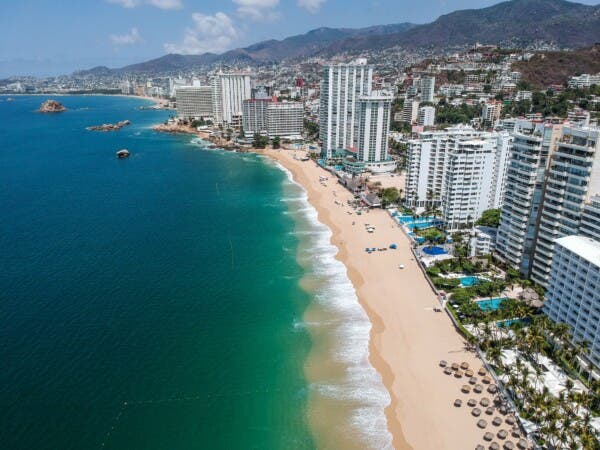 Acapulco sin sombrillas ni hieleras