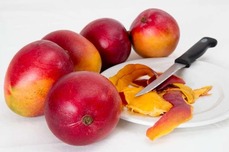 La cáscara de mango otorga diversos beneficios a la salud