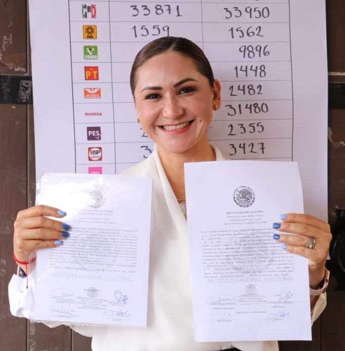 Sonia Rocha recibe acta de mayoría del primer distrito federal