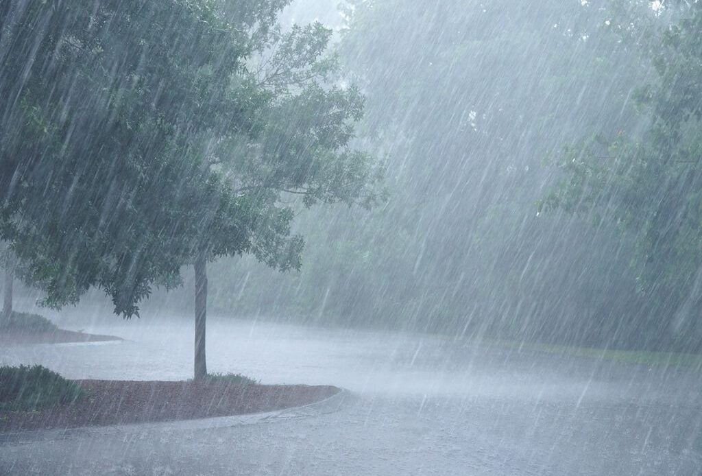 Persisten lluvias fuertes en noroeste y occidente del país por ‘Enrique’