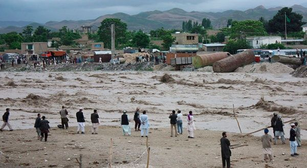 Inundaciones en Afganistán dejan al menos 150 muertos