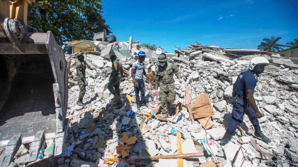 Dejará Haití de buscar a sobrevivientes de terremoto, van más de dos mil fallecidos