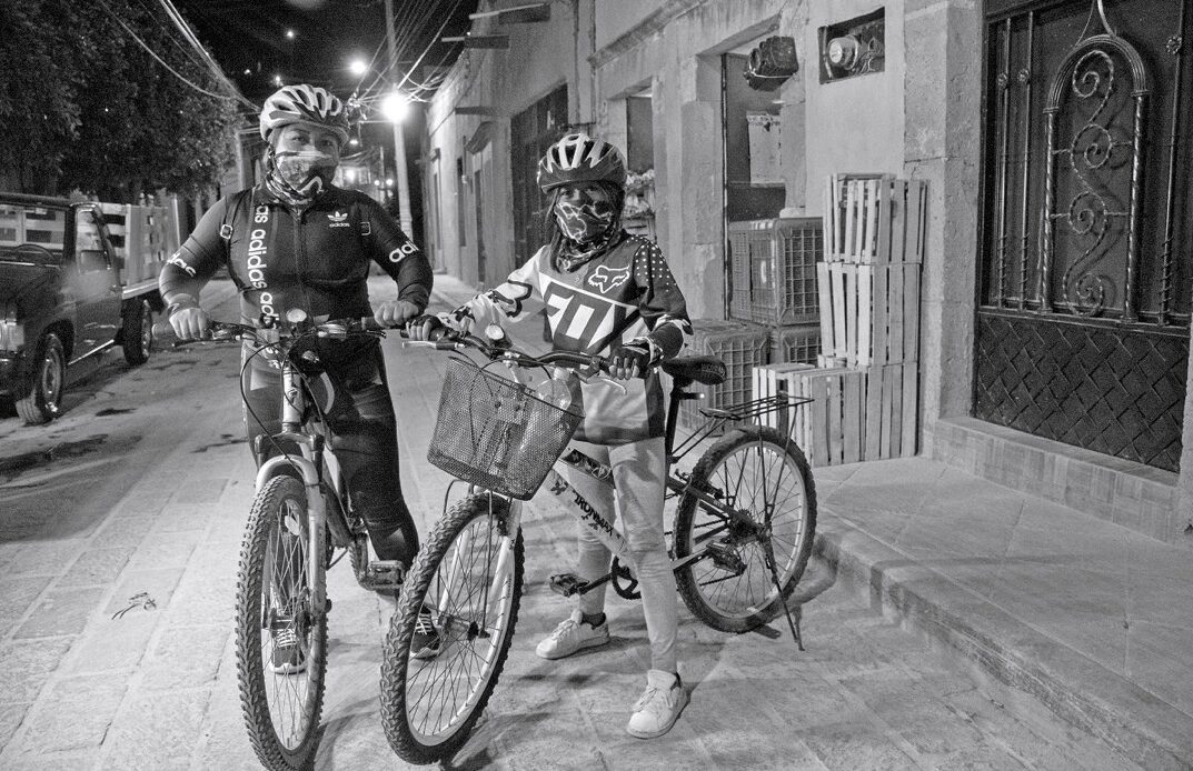 Comerciantes piden regular el tránsito de ciclistas en el Centro Histórico de Querétaro