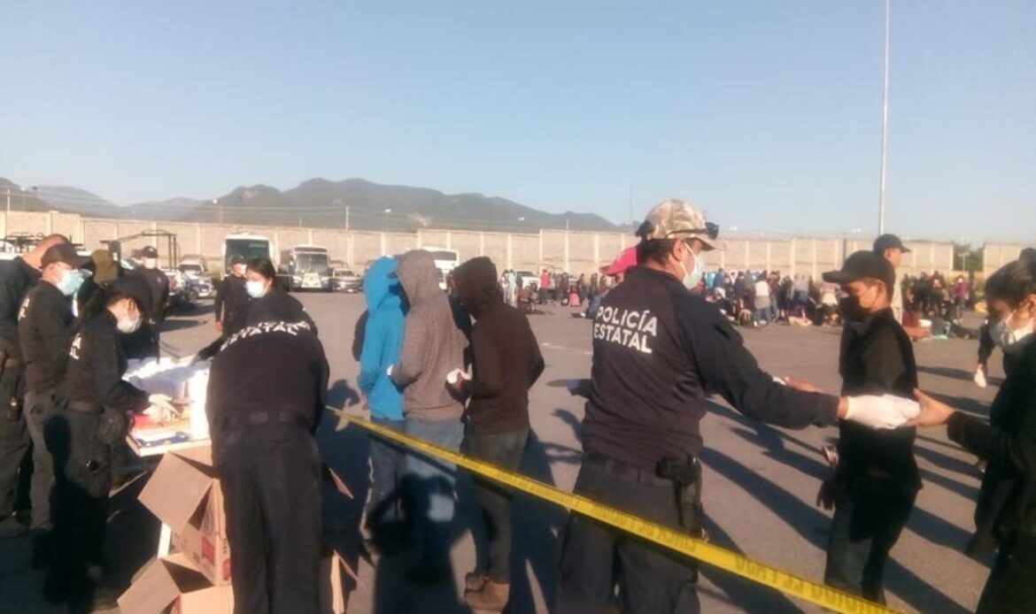 Al menos 652 migrantes viajaban en contenedores de tráileres en Tamaulipas; 355 son menores de edad