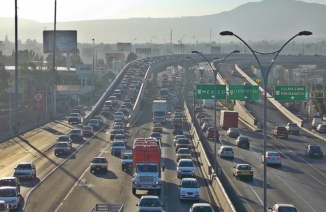 «Crece la población y se incrementa el tráfico en la ciudad», alerta diputado de Querétaro