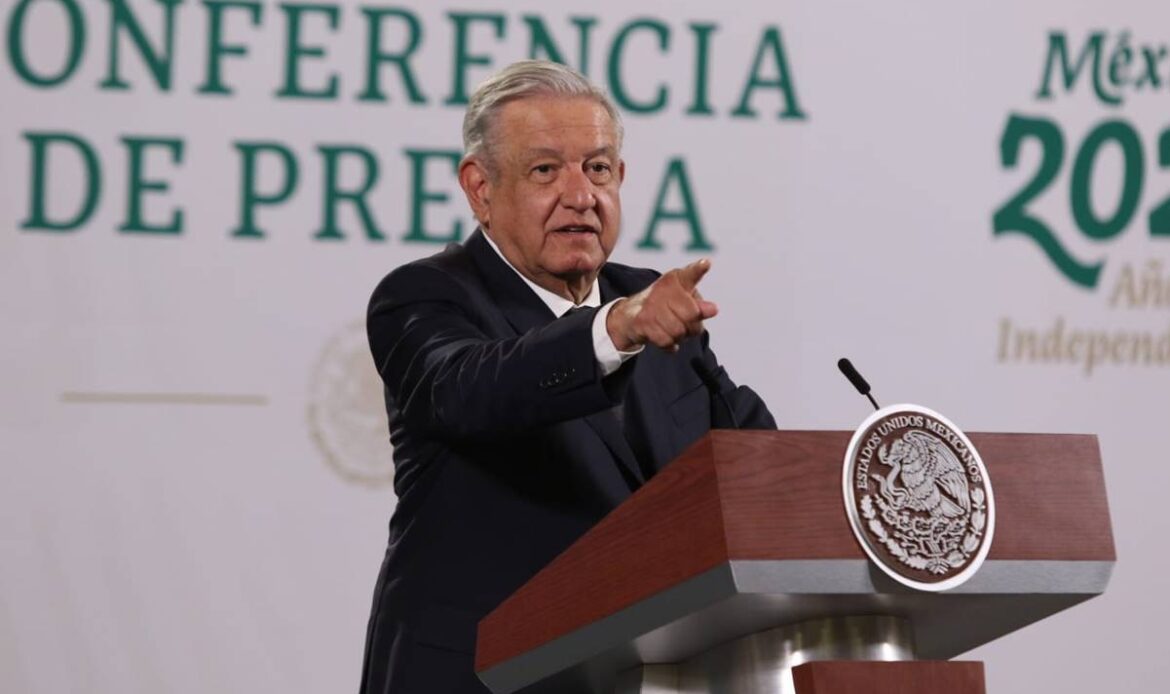 AMLO anuncia que exgobernadores de otros partidos políticos ocuparán embajadas de México en el exterior
