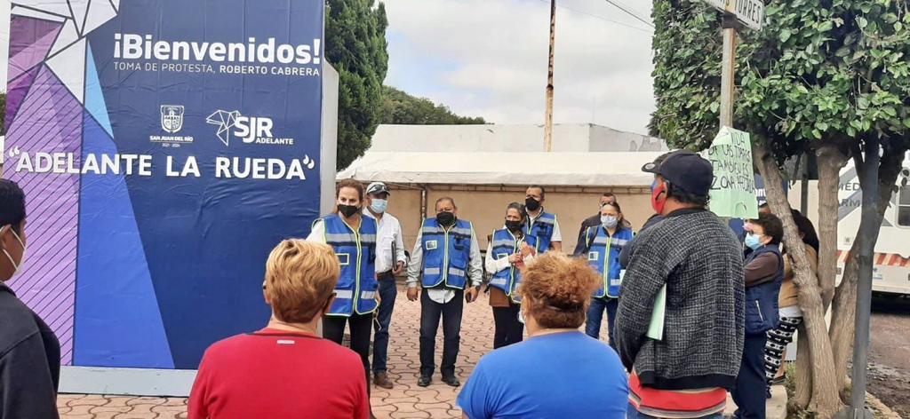 Coordina IVEQ atención a familias en La Rueda, San Juan del Río