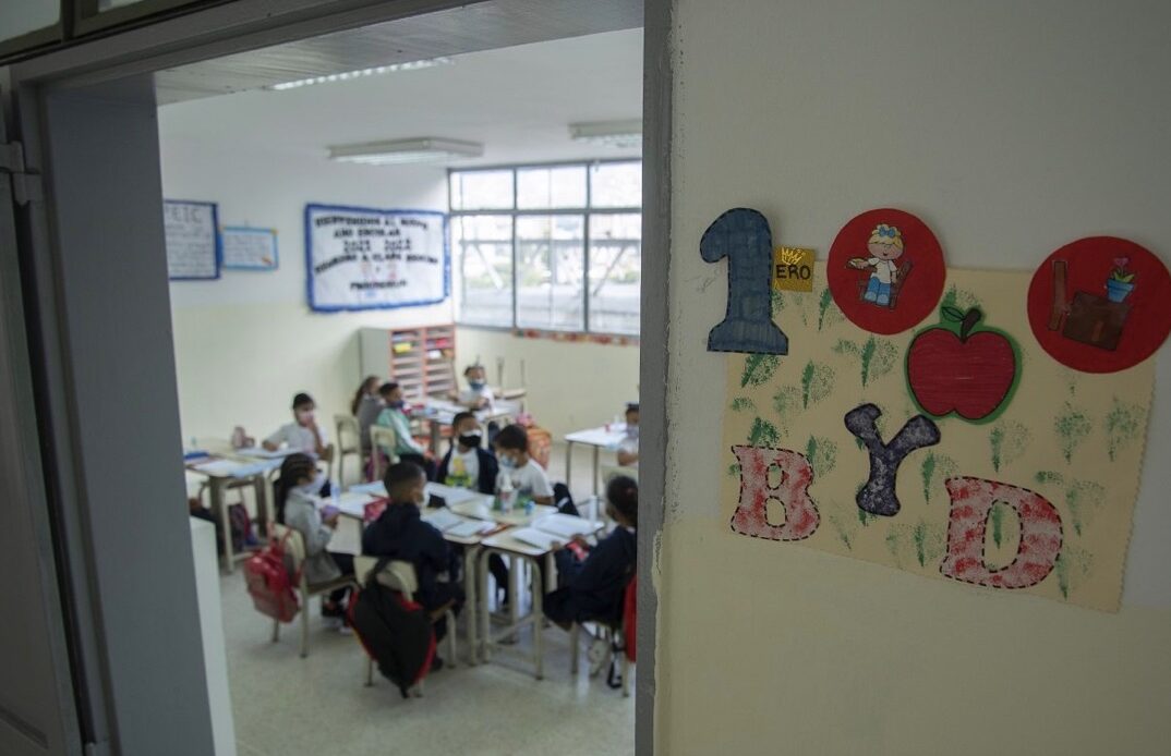 «No son alarmantes», dicen sobre brotes de Covid en escuelas de Querétaro