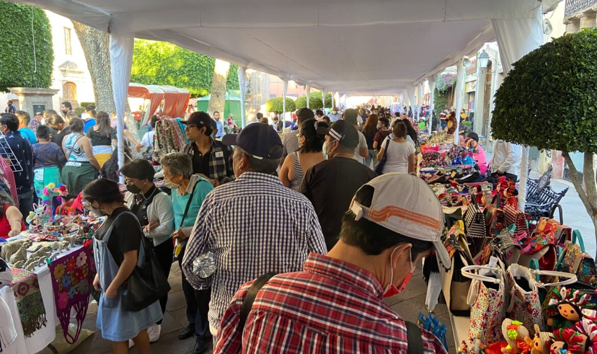 Todo un éxito la Feria Artesanal en Madero