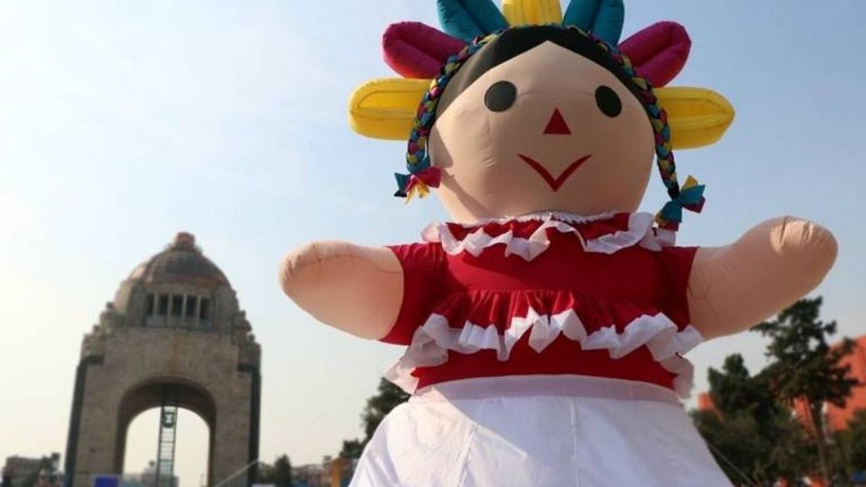 La muñeca gigante Lëlë regresó a la CDMX: Se inauguró la segunda feria de la famosa muñeca de Querétaro