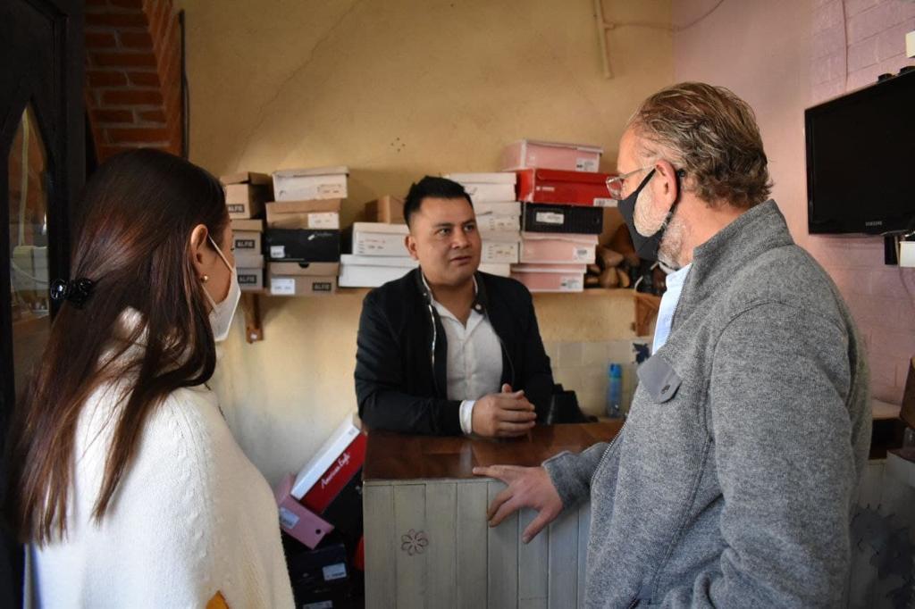 Marco Del Prete visita negocios en Tequisquiapan