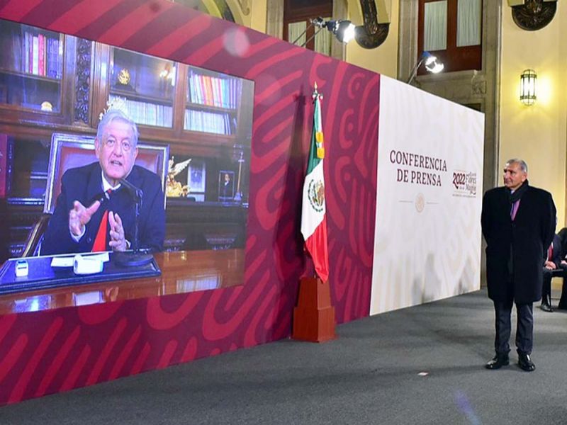 López Obrador está con óptima salud y conduce al país: Augusto López