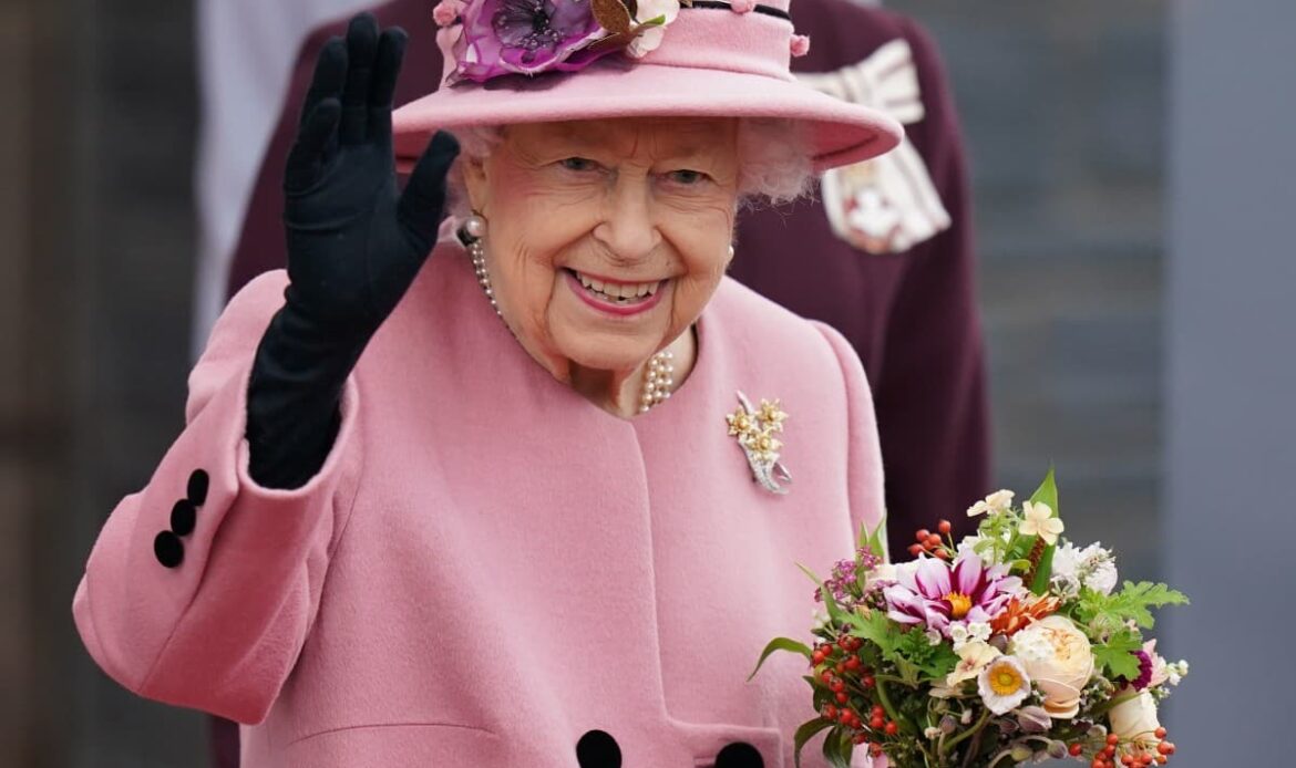 Isabel II comienza las celebraciones por su aniversario de platino en el trono