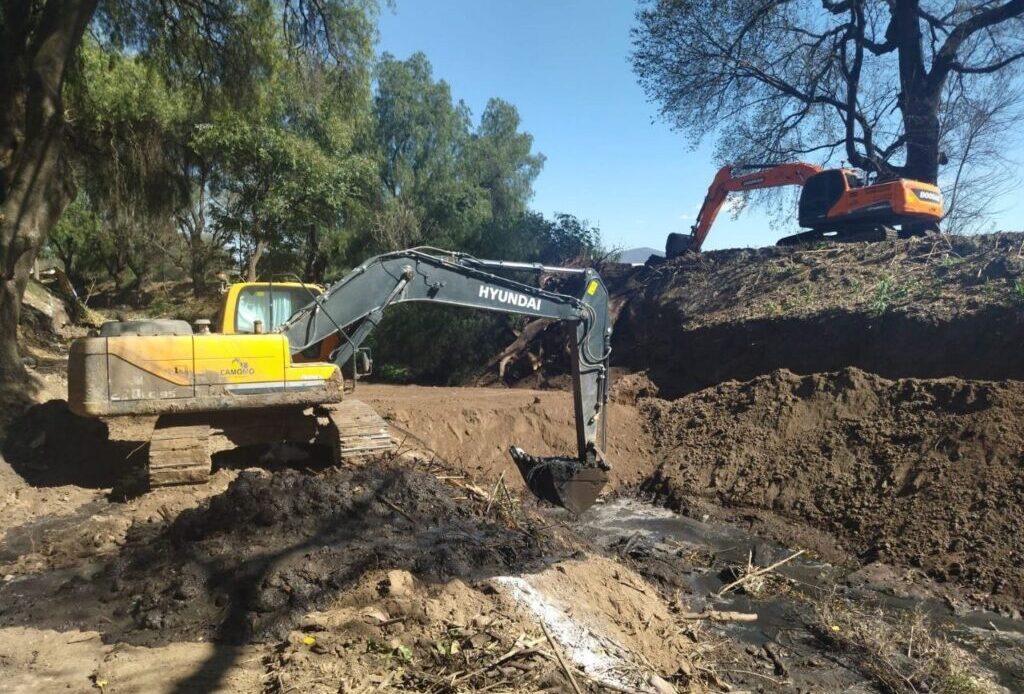 Realizan obras hidráulicas en San Juan del Río