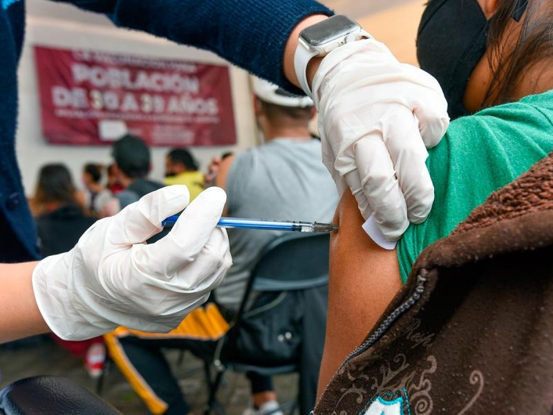 Llama López-Gatell a los de 30 años a recibir vacuna de refuerzo
