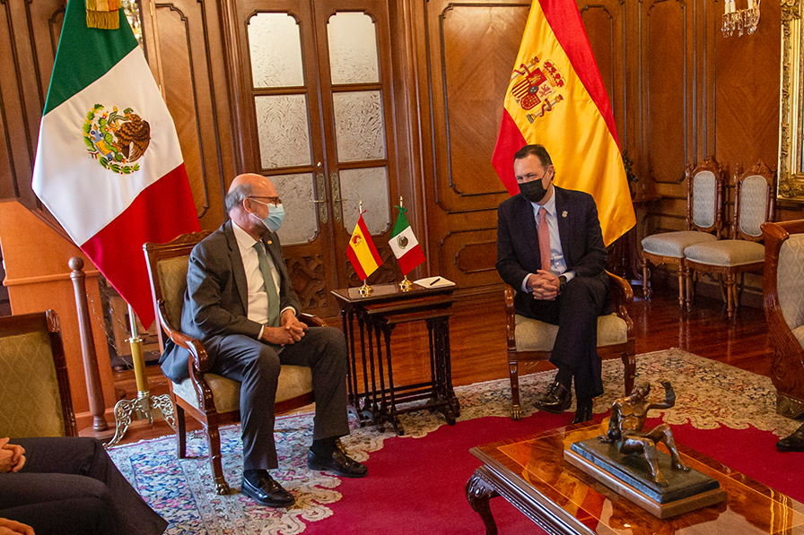 Sostiene Mauricio Kuri reunión con embajador de España y CAMESCOM