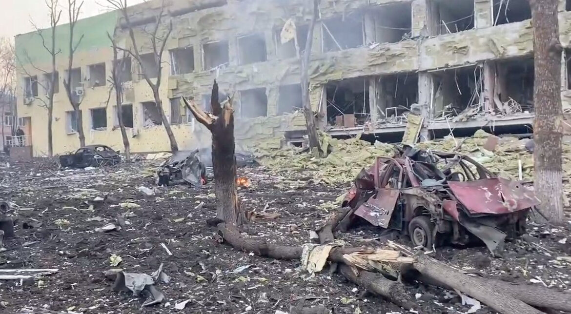 Ucrania denuncia el bombardeo de un hospital infantil en Mariupol