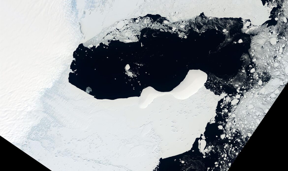 Enorme plataforma de hielo marino colapsa en la Antártida