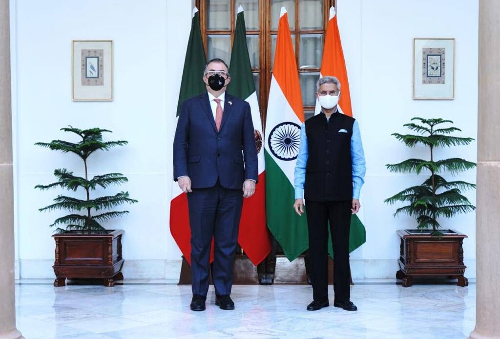 Ebrard se reúne con canciller de India para abordar relación bilateral