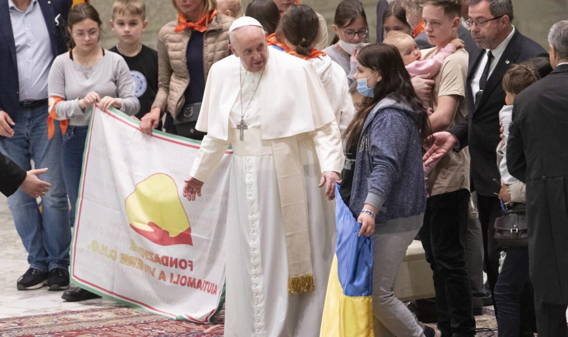 Papa Francisco vuelve a pedir que cese la ‘monstruosidad’ de la guerra en Ucrania
