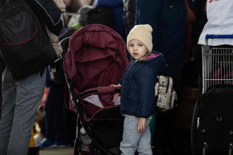 Dos millones de niños huyen de la guerra en Ucrania
