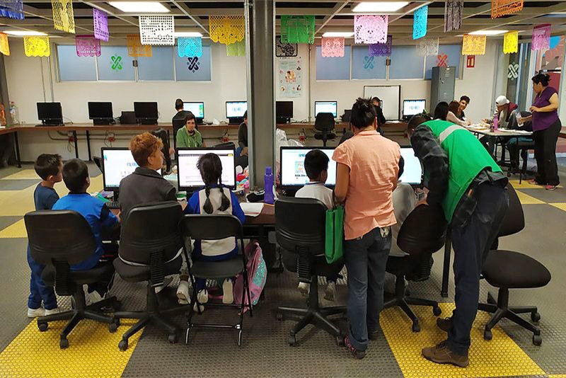 SEP y gobierno de la Ciudad de México convertirán 71 ciberescuelas de Pilares en centros de alfabetización