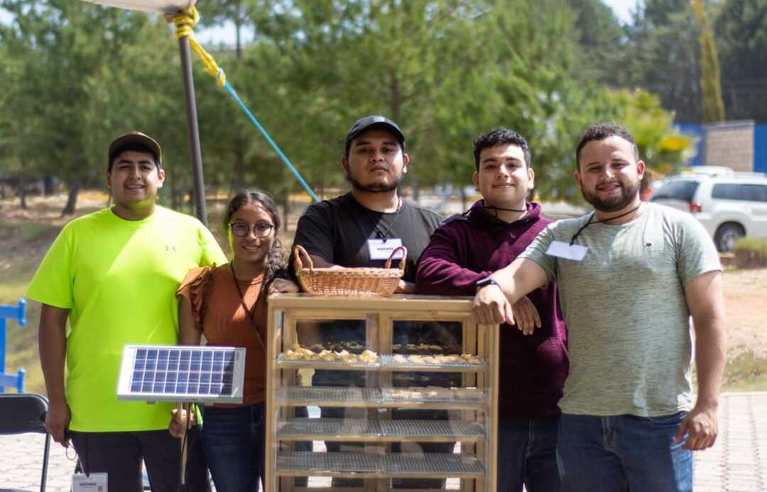Universitarios desarrollan prototipo de deshidratador solar para alimentos