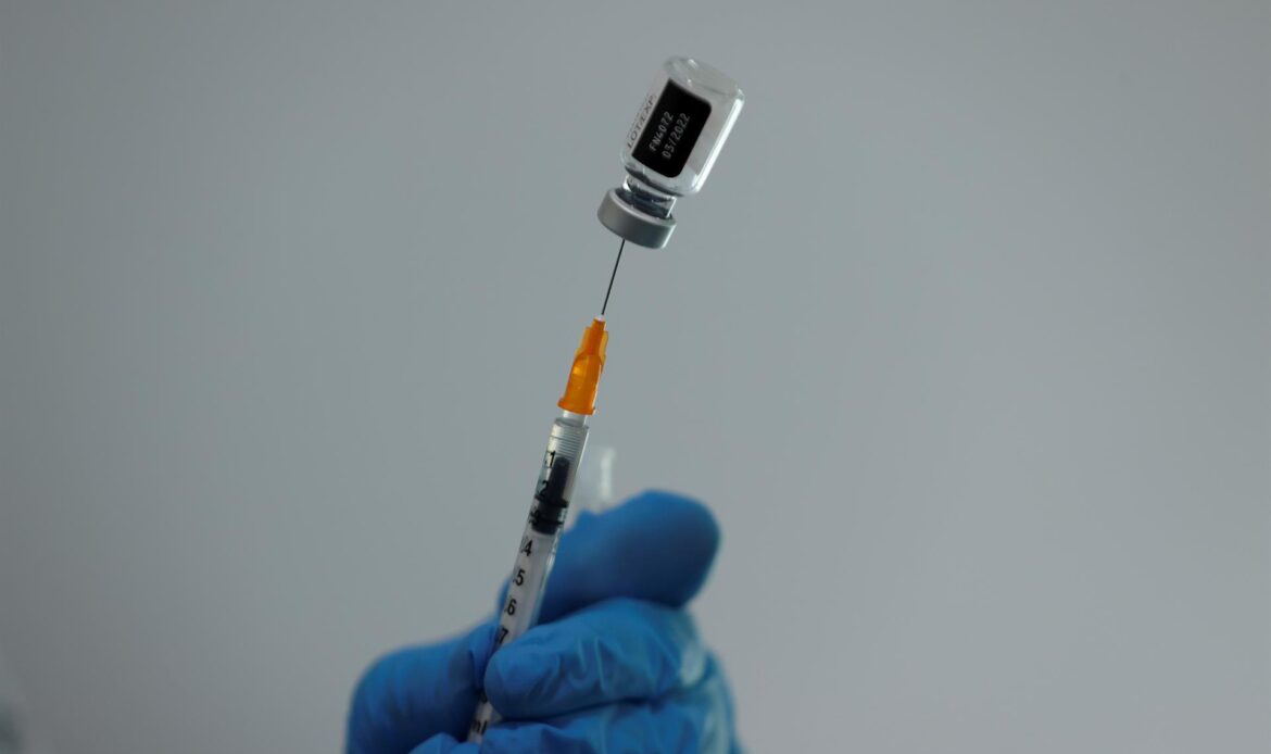 Vacunas evitaron casi 20 millones de muertes por Covid-19 en primer año
