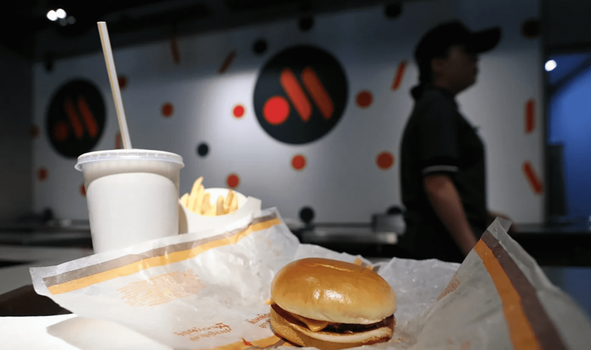 Restaurantes McDonald’s reabren con nuevo nombre e imagen en Rusia
