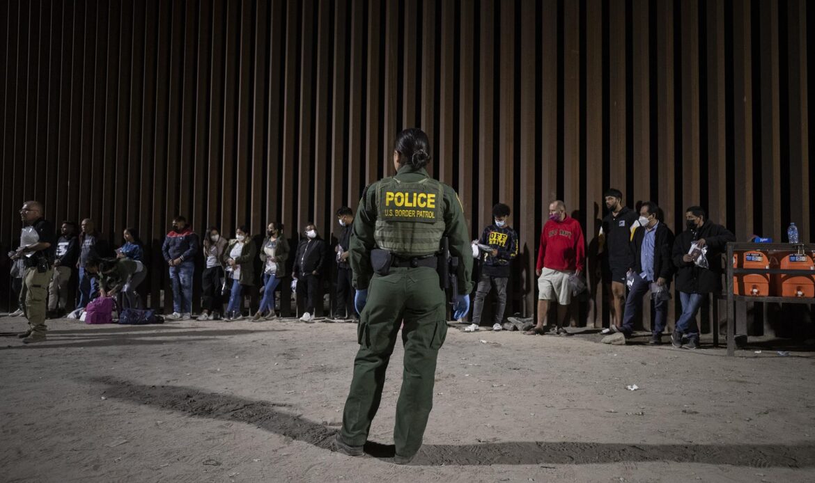 Washington pide activar a Guardia Nacional por migrantes enviados desde Texas