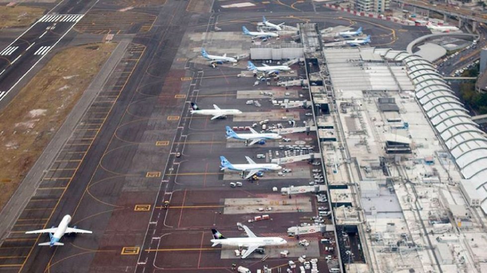 Gobierno federal hace ajustes en AICM para control de tráfico aéreo
