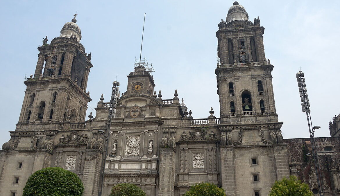 Sismo magnitud 5.1 causó desprendimientos en Catedral Metropolitana de la CDMX