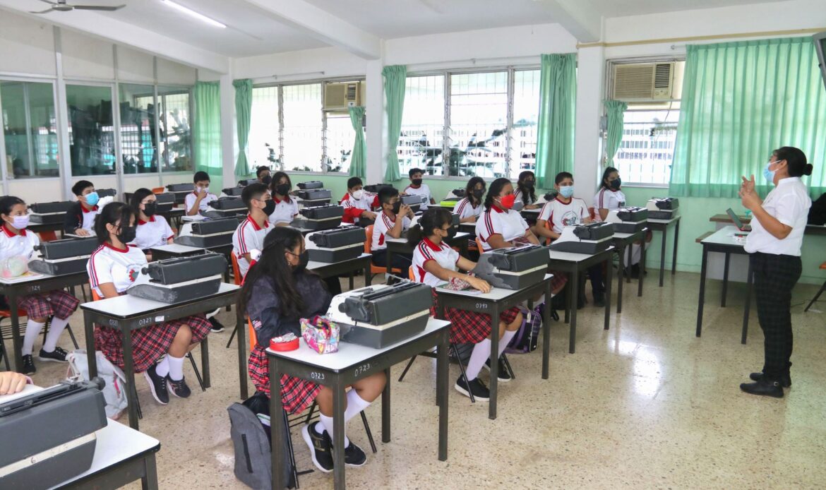 AMLO celebra inicio de Ciclo Escolar 2022-2023; SEP pide mantener medidas sanitarias