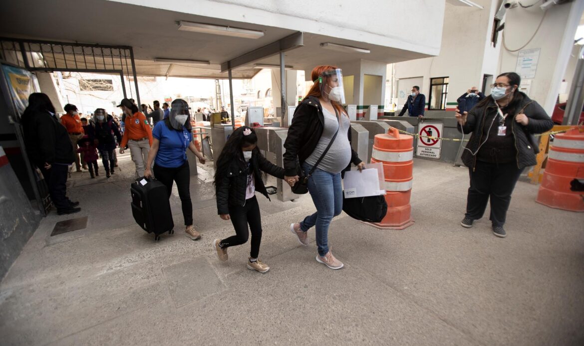 Texas inicia traslado de migrantes indocumentados a Nueva York