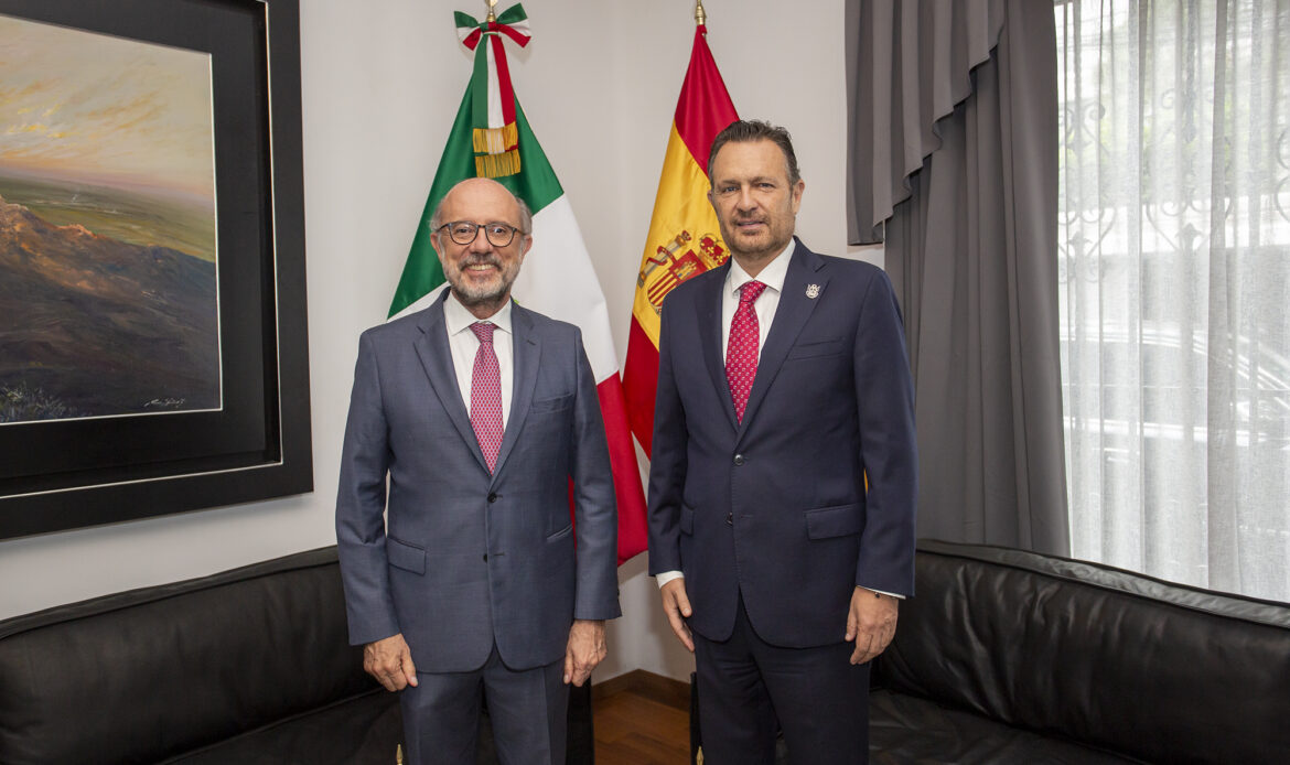 Se reúne Mauricio Kuri con embajador de España en México