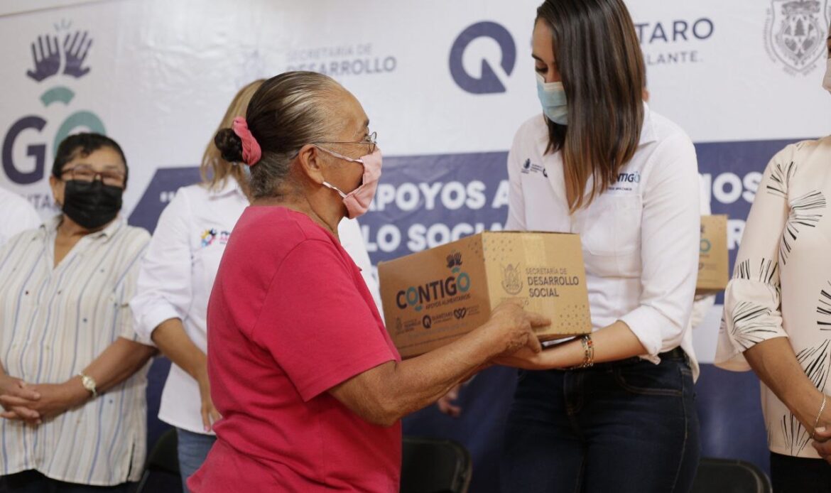 Entrega SEDESOQ apoyos alimentarios en municipios serranos